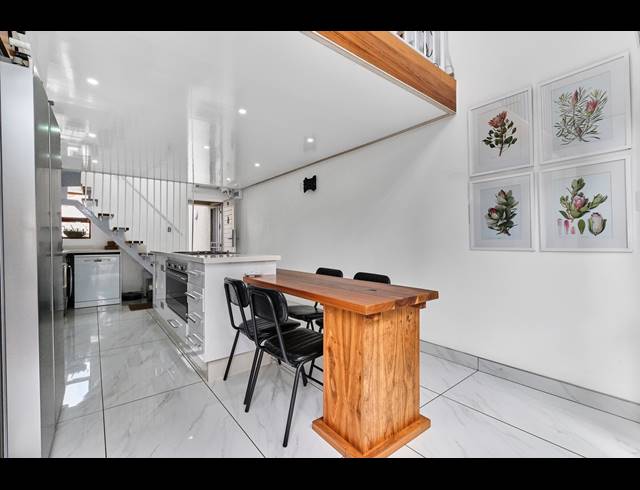 1 BEDROOM APARTMENT TO LET IN MELROSE